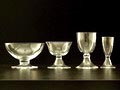 Glazen van servies Cyrano 23x ontwerp Gerard Muller / Amsterdam uitvoering bij de Josephinenhütte Schreiberhau / Bohemen ca.1920 Vingerkommen 8x diam 11 cm hoog 6,8 cm Portglazen 8x hoog 9,5 cm Bitterglaasjes 4x hoog 8,5 cm Cocktail-glazen 3x hoog 7,2 cm 