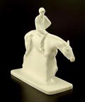 Biscuit porseleinen sculptuur van renpaard met ruiter ontwerp Hugo Uhera 1924 uitvoering Pirkenhammer Künstabteilung Bohemen 1924-1939 