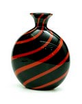 Zwartglazen Limited Edition vaas met rode banen Rosso-Nera ontwerp uitvoering Archimede Seguso Murano / Italië 1980 