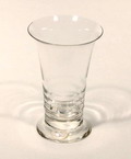  Beker A geringd ontwerp K.P.C.de Bazel 1917 uitvoering Glasfabriek Leerdam 