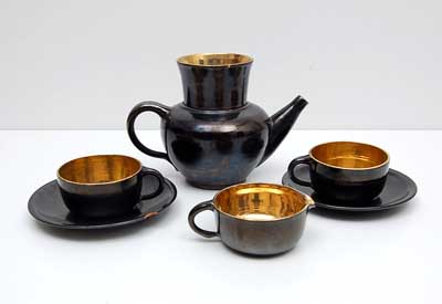  Brown glazed earthenware cup and saucers 2x cream jar and coffeepot design execution by W.C.Brouwer Leiderdorp / the Netherlands ca.1930 