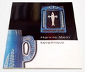  Boek soft-cover Hannie Mein Keramiste uitgegeven ter gelegenheid van de gelijknamige tentoonstelling in het Nationaal Vlechtmuseum 2003 