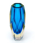  Blauw glazen vaasje met helderglazen overlay en facet geslepen buitenzijde uitvoering Murano / Italië ca.1960 