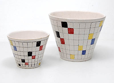 Two earthenware flowerpots 9,5 14 cm design execution by ADCO / the Netherlands ca.1960 