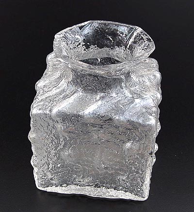 Vase Finlandia fixed-blown in a wooden mould design Timo Sarpaneva 1964 executed by Iittala / Finland 
