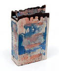 Raku gestookt dekseldoos met gekleurd motief ontwerp uitvoering Coby Haanappel Nederland ca.1980 