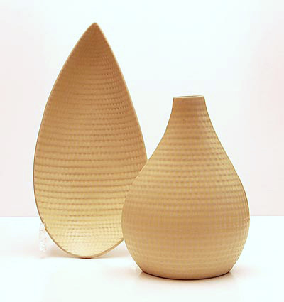 Dish and vase from the Reptil series design Stig Lindberg ca.1965 executed by Gustavsberg / Sweden Sizes Dish longest side 27 cm Vase height 18 cm 