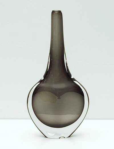 Vase 3538 design Nils Landberg 1960 executed by Orrefors / Sweden 