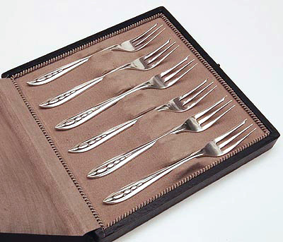 6 silver Art-Deco pie forks in case model 213 executed by van Kempen / the Netherlands ca.1925 