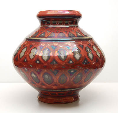 Earthenware vase painted with lusterglaze Kamo executed by Mobach Utrecht / the Netherlands 1923-'30 