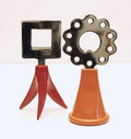 Twee metalen flesopeners ontwerp Marco Zanini 1993 uitvoering Giotto / Japan 