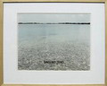 46 Ground Zero / USA Lacross Detonation archief print Deze met water gevulde krater gesitueerd aan de noordelijkste punt van Runit Island Enewetak Atoll is ontstaan door de Lacrosse ontploffing 40 kiloton tijdens Operation Redwing in 1956 Het water is niet meer radioactief 