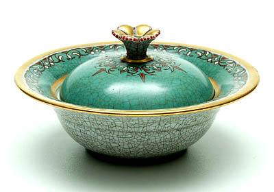  Earthenware box with cover with crackled glaze and gilded rim executed by Dahl-Jensen's Porcelainsfabrik ca.1960 Copenhagen / Denmark 