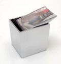  Gegoten aluminium asbak met klep-deksel ontwerp Philippe Starck 1986 voor xO / Frankrijk 