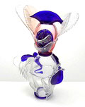  Meerkleurig glazen sculpture Warrior ontwerp uitvoering Jiří Šuhájek 1994 Tsjecho-Slowakije O.a in collectie van Victoria and Albert Museum London UK The Corning Museum of Glass USA Museum of Modern Art Sapporo Japan 