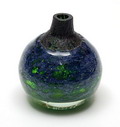  Dikwandig blauw groen glazen vaas met helderglazen overlay ontwerp Benny Motzfeldt ca.1965 uitvoering Randsfjordglass Noorwegen 