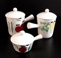  Aardewerk kannetjes met deksel 3x Picknick ontwerp Marianne Westman 1956 uitvoering Rörstrand / Zweden 