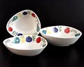  Aardewerk driekantige schalen 3x 2 maten Picknick ontwerp Marianne Westman 1956 uitvoering Rörstrand / Zweden 