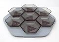  Hors d'oeuvre stel houten blad met zeven 6-kantige bakjes in grijsviolet glas ontwerp A.D.Copier 1934 uitvoering Glasfabriek Leerdam 