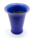  Blauw geglazuurde aardewerk vaas uitvoering N.V.de Rijn Leiderdorp ca.1925 