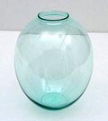  Meerblauw glazen ei-vormige vaas middelste van de drie maten ontwerp A.D.Copier 1929 uitvoering Glasfabriek Leerdam 