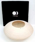  Rijstpapieren hanglamp Akari ontwerp Isamu Noguchi Japan 1952 uitvoering latere datum in originele verpakking 