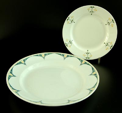 Two earthenware plates with geometrical decoration diam 24 34 cm design attributed to Peter Behrens ca.1910 execution larger plate Franz Anton Mehlem Bonn / Germany 