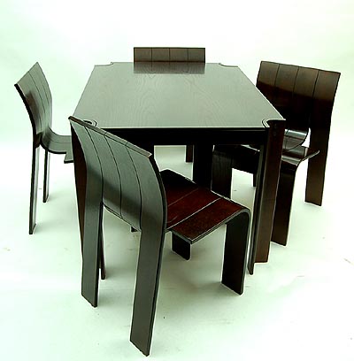 Diningroom set four beech wooden Strip Chairs SC h x w x d 77 x 55,5 x 50 cm and table to match h x w x l 73 x 85 x 120 cm design Gijs Bakker 1974 executed by Castelijn / the Netherlands on later date 