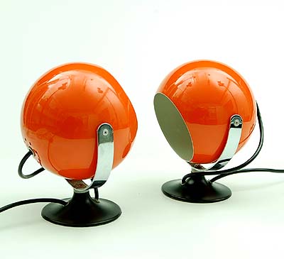 Rood gelakte metalen wandlampjes 2x ontwerper onbekend uitvoering Anvia / Almelo ca.1970 