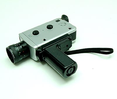 8-mm camera Special 136 design Robert Oberheim 1973 executed by Nizo / Braun / Germany Nizo was a name brand of Niezoldi Krämer GmbH Munich Germany In 1962 the Braun AG Kronberg Germany bought the Niezoldi Krämer GmbH and used the term Nizo for most of its own Super8-cameras 