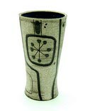Aardewerk vaas met abstracte decoratie ontwerp uitvoering Jaap Dommisse in eigen atelier / Oosterbeek 1959-'71 