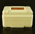 Witte kunststof Setchell-Carlson Frog-Eye radio type 17 110 V uitvoering Setchell-Carlson USA 1946 