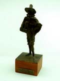 Bronzen sculptuur voorstellende Theodorus Velius ontwerp uitvoering in 1981 door Theo van der Nahmer 1917-1989 Was lid van het Haagse kunstenaarsgenootschap Pulchri 