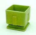 Lage groengele vierkante graniver cactuspot op onderschotel ontwerp A.D.Copier 1929 uitvoering Glasfabriek Leerdam 1955 