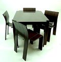 Eetkamerset bestaande uit vier essenhouten Stripstoelen SC h x b x d 77 x 55,5 x 50 cm met bijbehorende tafel h x b x l 73 x 85 x 120 cm ontwerp Gijs Bakker 1974 uitvoering Castelijn op later tijdstip 