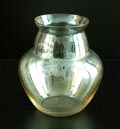 Helderglazen vaasje met goudluster grootste maat ontwerp A.D.Copier 1923 uitvoering Glasfabriek Leerdam 