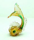 Glazen sculptuur van een vis met opengebroken goudfolie laag tussen twee lagen helder glas ontwerp uitvoering toegeschreven aan Alfredo Barbini / Italië pré 1950 