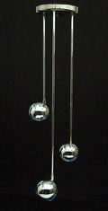 Verchroomde metalen plafondlamp met drie verstelbare bollen ontwerp uitvoering onbekend ca.1970 
