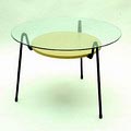  Salontafel 535 zwart gelakt metalen frame met daarop een glazen blad en een geel gelakt metalen tussenblad ontwerp Wim Rietveld 1953 uitvoering Gispen / Culemborg 