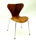  Series 7 Chair vlinderstoel model 3107 esdoorn gebogen plywood zitting met koeiehuid zitting verchroomd metalen buisframe met rubber doppen ontwerp Arne Jacobsen 1955 uitvoering Fritz Hansen / Denemarken 1991 