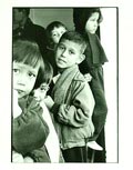 Silver print Kinderen fotograaf Leonard Freed 1929 - 2006)aan de achterzijde gestempeld Later Print in potlood P 82 1960's Amsterdam Holland 64-4-2-30 handtekening van Leonard Freed 