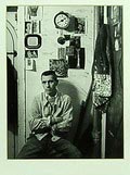  Silver print Robert Couturier in atelier 1948/1949 fotograaf Emmy Andriesse 1914 - 1953 druk uit 1975 door Wies Meesters foto is onderdeel van een serie portretten van kunstenaars in hun atelier gemaakt in opdracht van het Stedelijk Museum Amsterdam 1948 - 1949 deze druk is gemaakt in opdracht van Galerie Fiolet t.b.v een tentoonstelling in het van Gogh Museum / Amsterdam in 1975 