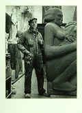  Silver print Hildo Krop in atelier 1948/1949 fotograaf Emmy Andriesse 1914 - 1953 druk uit 1975 door Wies Meesters foto is onderdeel van een serie portretten van kunstenaars in hun atelier gemaakt in opdracht van het Stedelijk Museum Amsterdam 1948 - 1949 deze druk is gemaakt in opdracht van Galerie Fiolet t.b.v een tentoonstelling in het van Gogh Museum / Amsterdam in 1975 