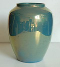 Aardewerk vaas met lusterglazuur uitvoering St.Lukas / Utrecht 1909-'23 
