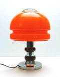 Italiaanse tafellamp met Vetro Incammiciato glazen kap op chromen voet met houten ringen ca.1970 uitvoering onbekend 