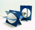 Twee tafellampen glazen bol in metalen fitting ontwerp uitvoering onbekend Italie ca.1970 