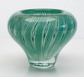 Groen Serica vaasje no.80 met gerekte luchtbellen ontwerp Floris Meydam ca.1950 Leerdam 