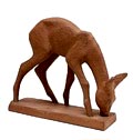  Aardewerk sculptuur van Reh äsend grazende ree model no 5000 ontwerp Elsie Bach 1939 uitvoering Karlsruhe / Duitsland 