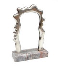  Staande fotolijst Aleppe tinnen lijst waarin glasplaatjes op marmeren voet ontwerp Ettore Sottsass ca.1995 uitvoering Metallia Serafino Zani Italië 