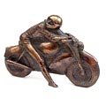  Geglazuurd aardewerk sculptuur van een motorrijder La Boheme ontwerp uitvoering Pablo Rueda Lara Spanje 1945 Rotterdam 1989 